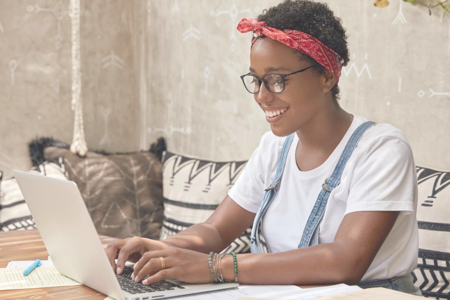 Formation en salle avec participants et formateur expert